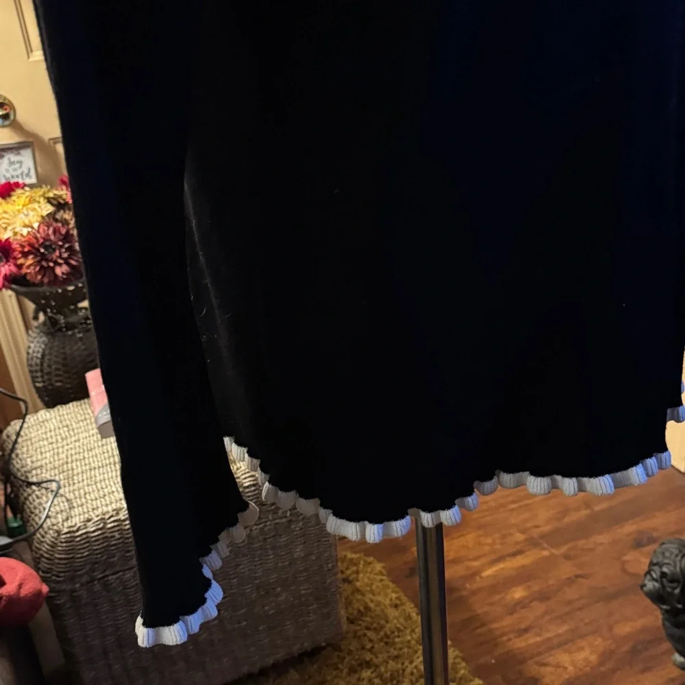 Calvin Klein Black Turtleneck Sweater white ruffle trim at neck cuffs bottom XL - Picture 2 of 8